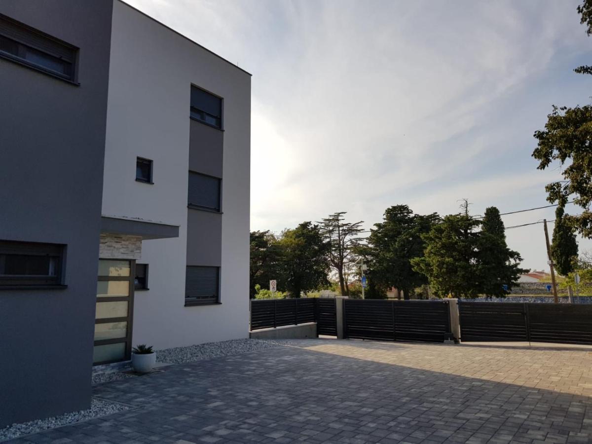 Vila Maslina-apartman 2 *